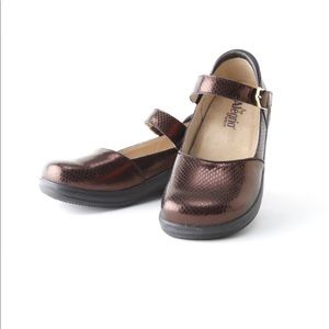 Alegria Kyra brown snakeskin shoes (35)